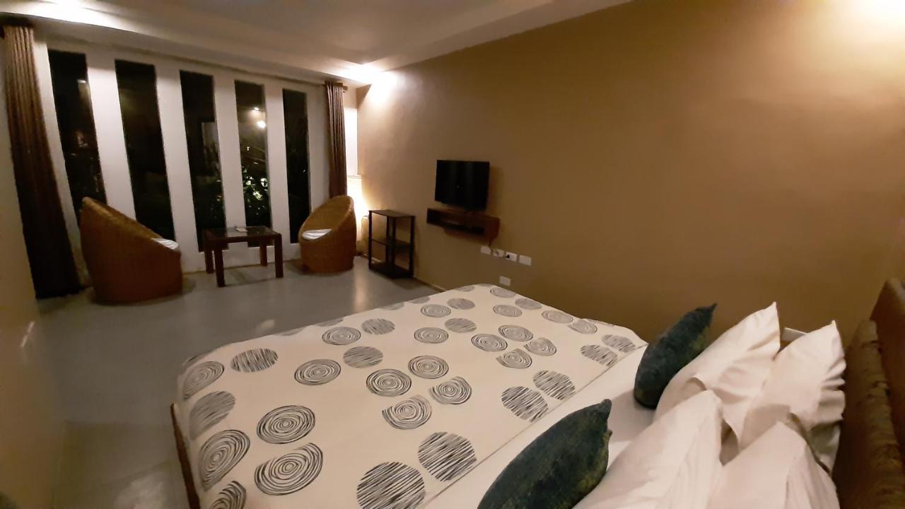 Urban Sands Hotel Iloilo Exterior foto